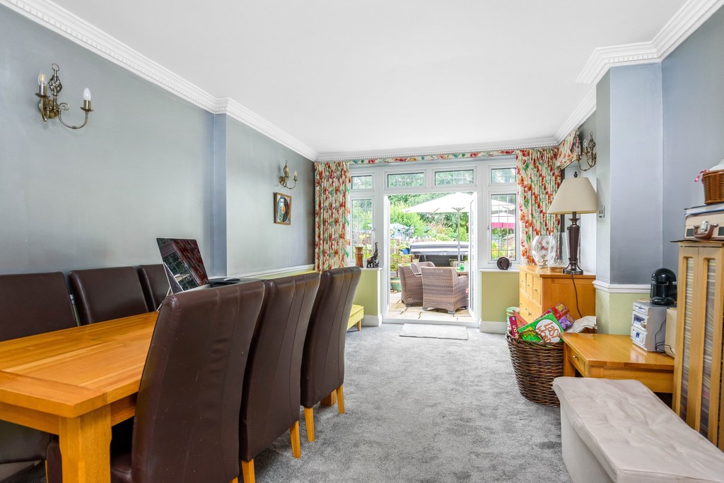 5 bed house for sale in Park Avenue 4