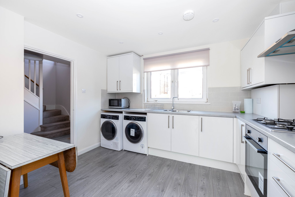 3 bed house to rent in Abbots Park, Tulse Hill, London, SW2