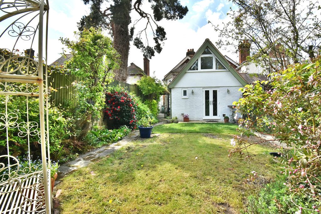 2 bed house for sale in Hayes Street, Bromley, BR2