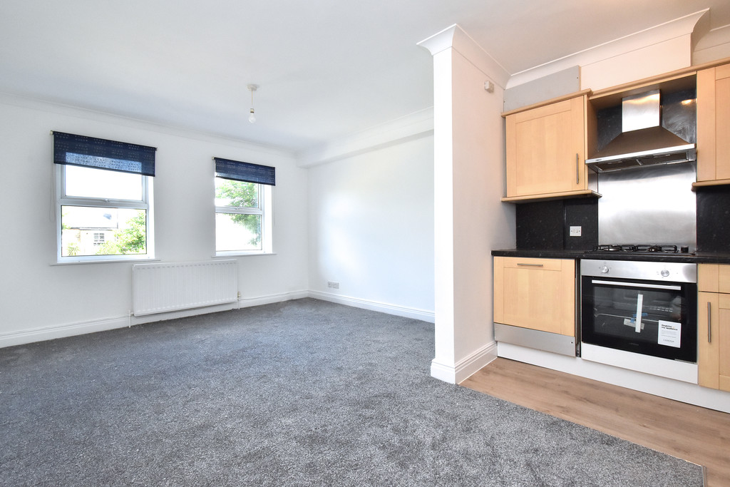 1 bed flat to rent in College Road, Bromley 5