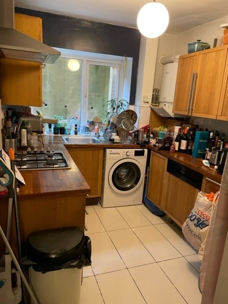 2 bed flat to rent in The Woodlands, SE19 2