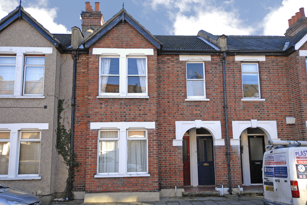 2 bed flat for sale in Shortlands Gardens, BR2