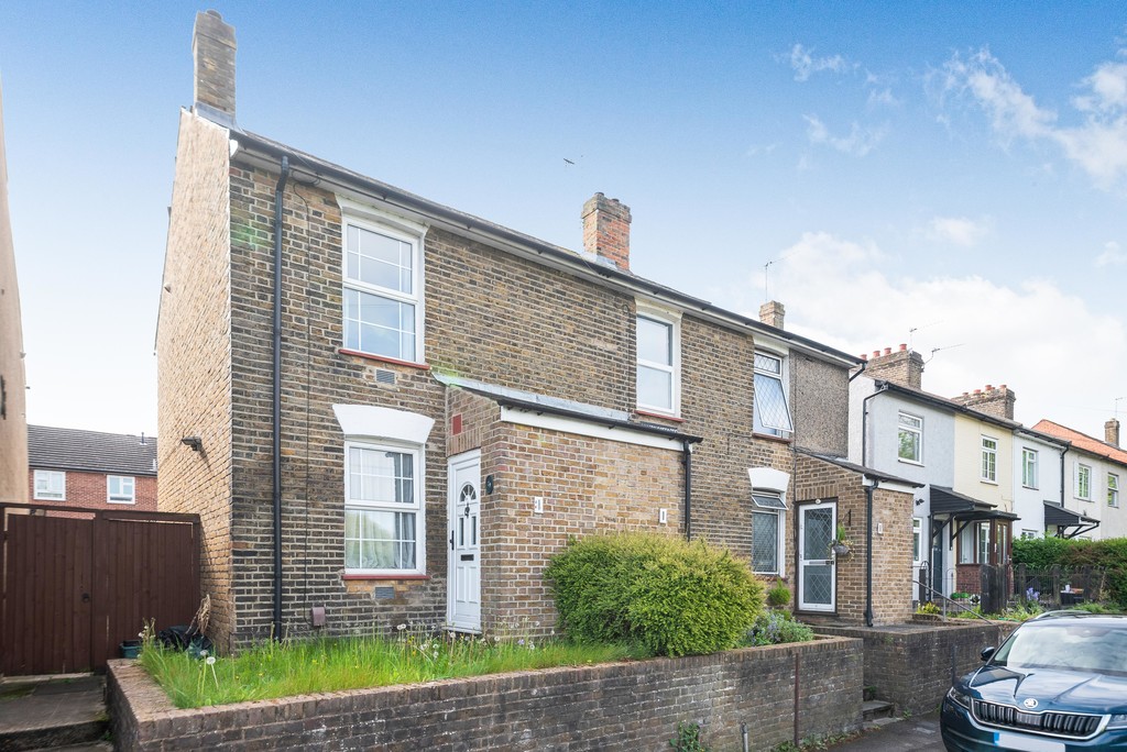 2 bed house for sale in Lower Road, Orpington, BR5