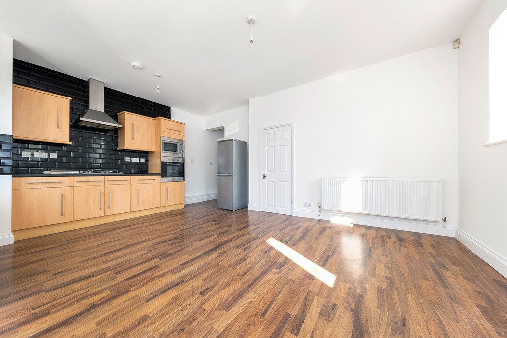 1 bed flat to rent in Avenue Road, Beckenham, BR3