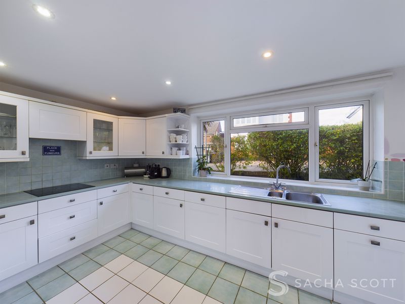 3 bed house for sale in Nork Gardens 8