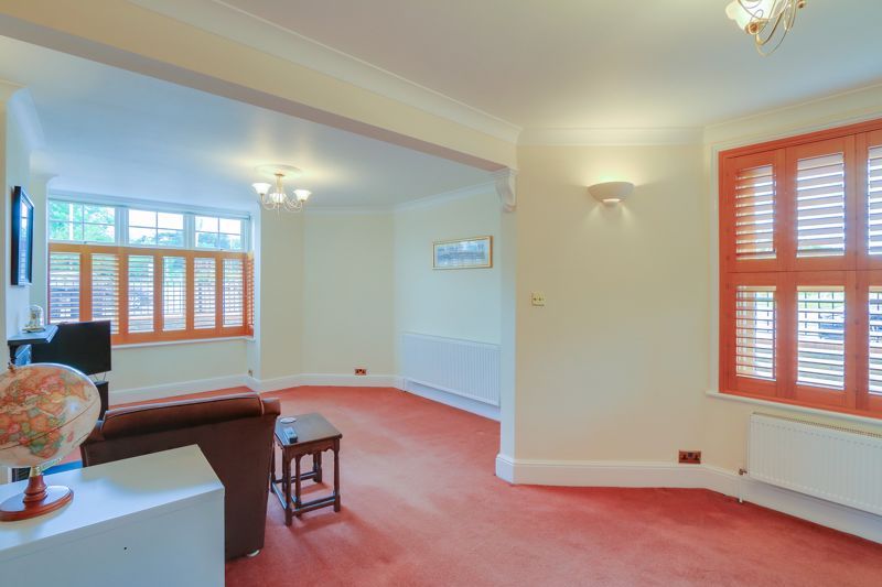 3 bed house for sale in Leatherhead Road 3