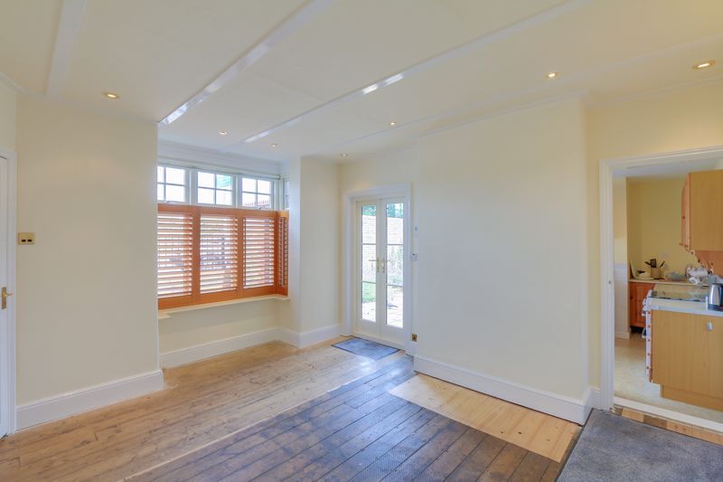 3 bed house for sale in Leatherhead Road 7