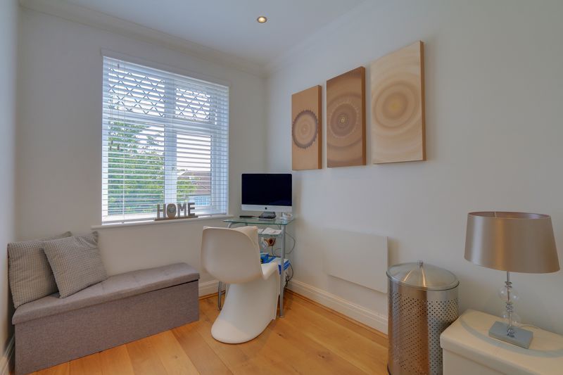 3 bed house for sale in Chipstead Way  - Property Image 12