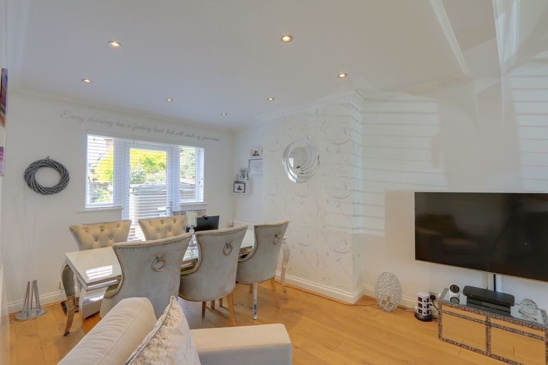 3 bed house for sale in Chipstead Way 3