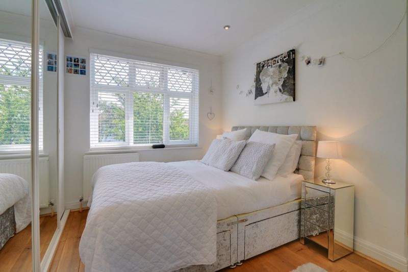 3 bed house for sale in Chipstead Way 8