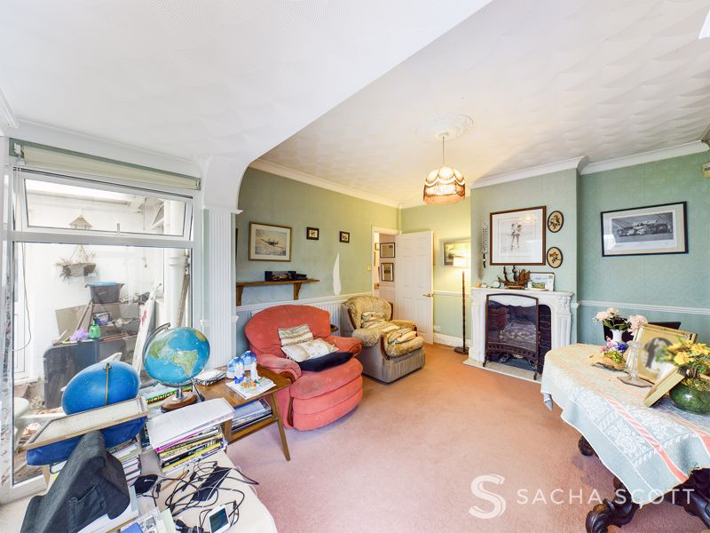 2 bed bungalow for sale in Epsom Lane North  - Property Image 3