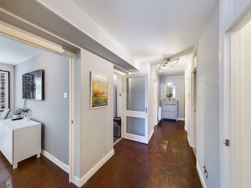 2 bed flat for sale in Cedar Road  - Property Image 12