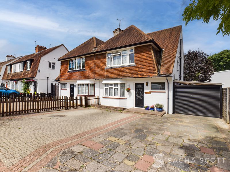 3 bed house for sale in Ruden Way  - Property Image 1