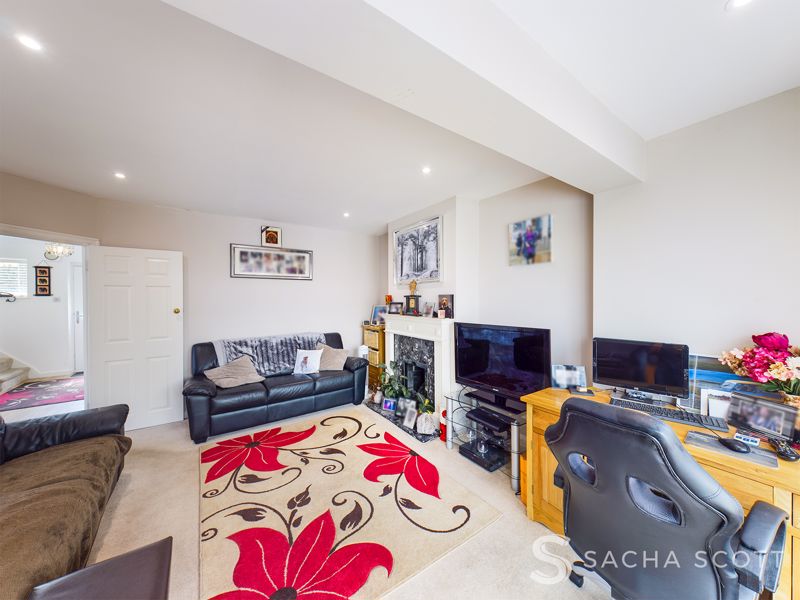 3 bed house for sale in Ruden Way  - Property Image 3