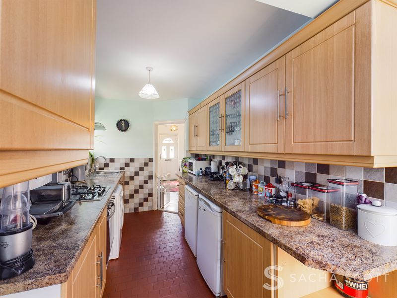 3 bed house for sale in Ruden Way 8