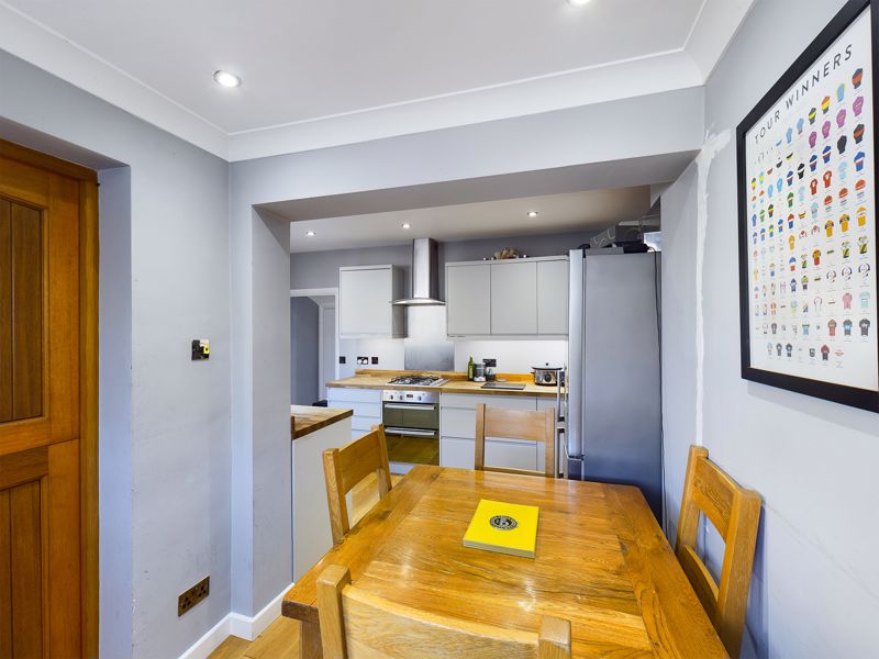 2 bed house for sale in Gilders Road 8