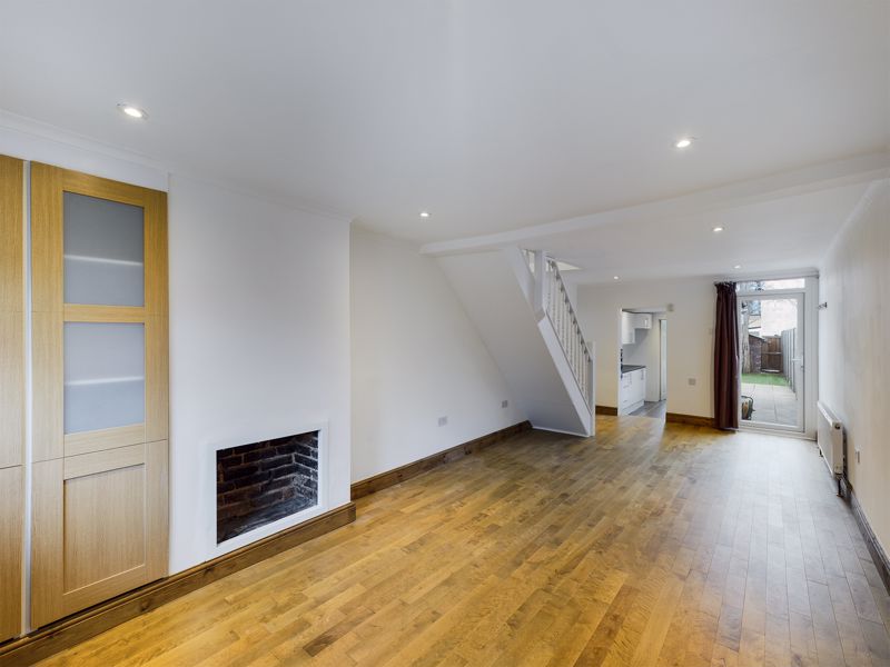 2 bed house for sale in Collingwood Road 3