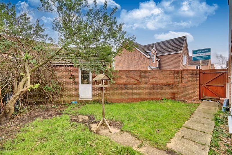 3 bed house for sale in De Burgh Gardens 19