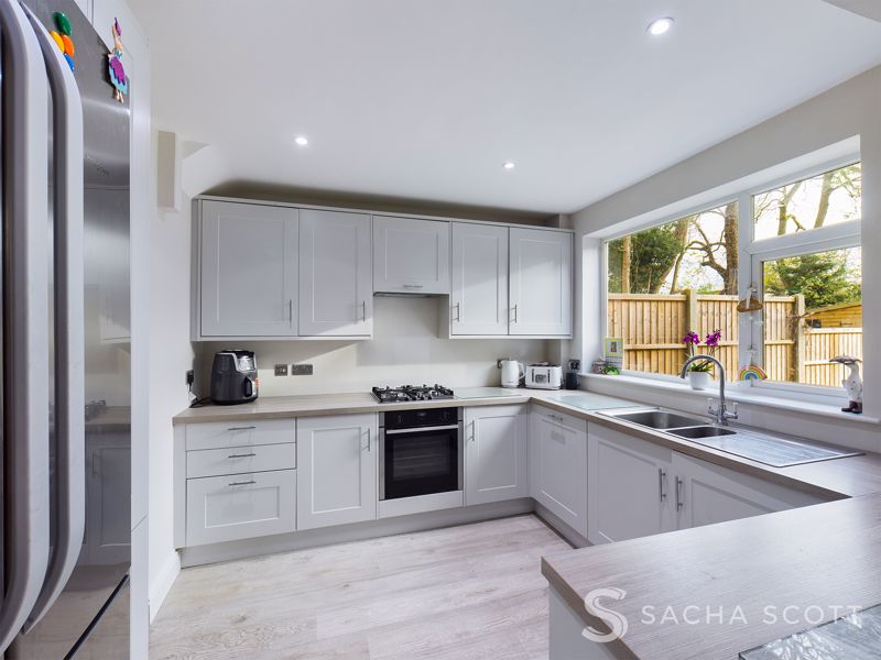 3 bed house for sale in Woodmansterne Street  - Property Image 6