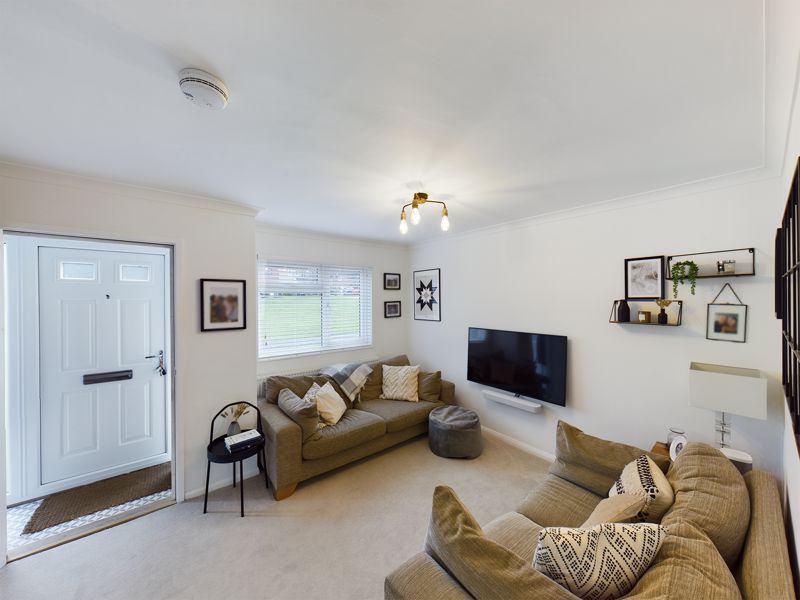 3 bed house for sale in Hillside Close 3