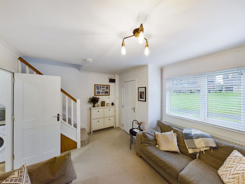 3 bed house for sale in Hillside Close 4