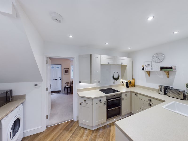 3 bed house for sale in Hillside Close 7