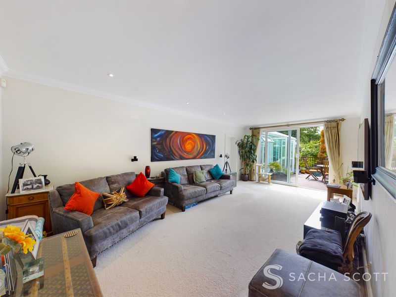 4 bed house for sale in Warren Road  - Property Image 3