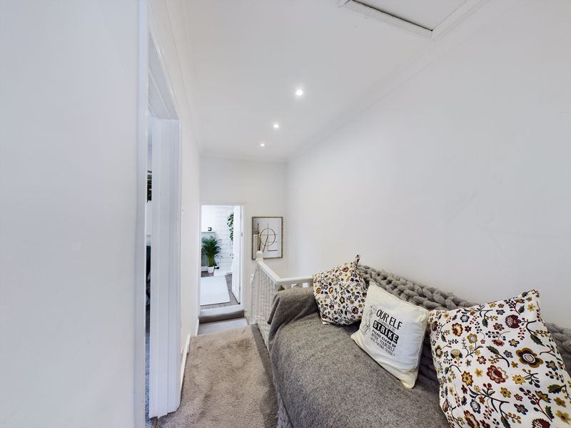 2 bed house for sale in Adelphi Road 15