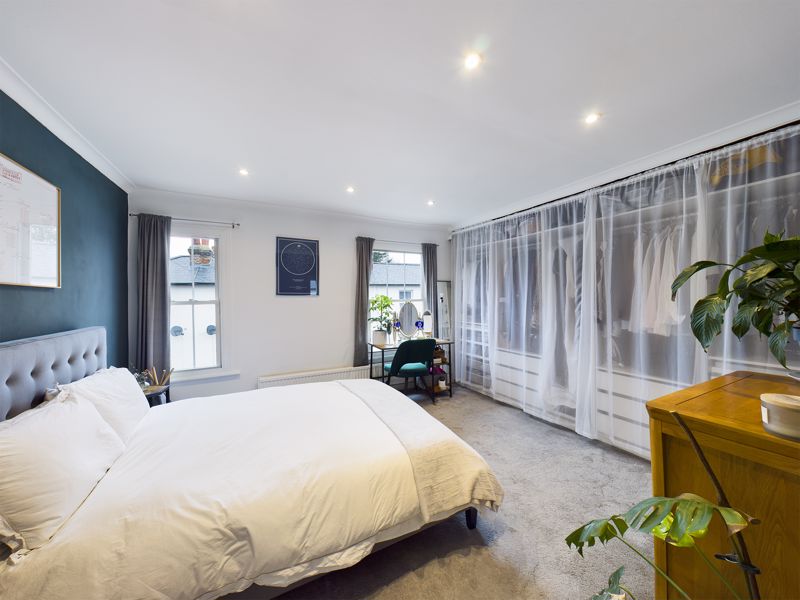 2 bed house for sale in Adelphi Road 8