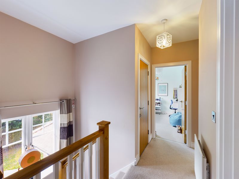 4 bed house for sale in Warren Farm Close  - Property Image 16