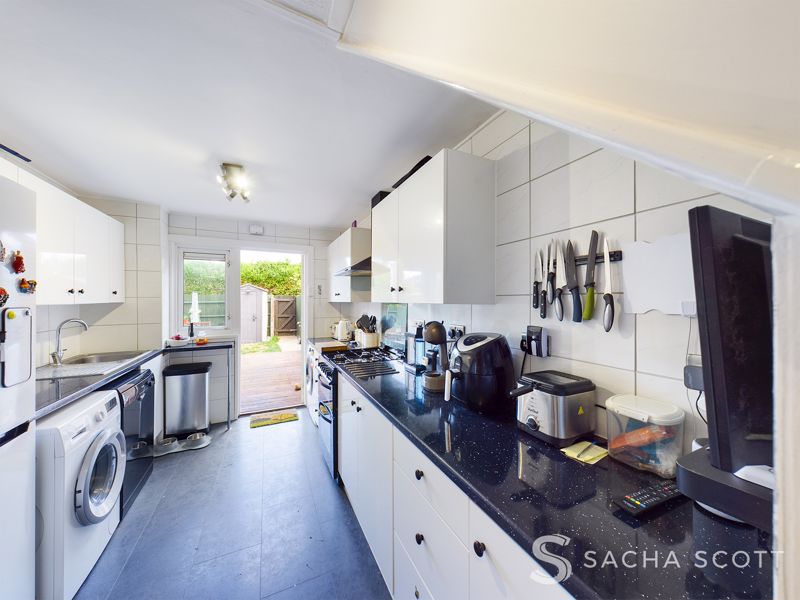 3 bed house for sale in Blakeney Close 5