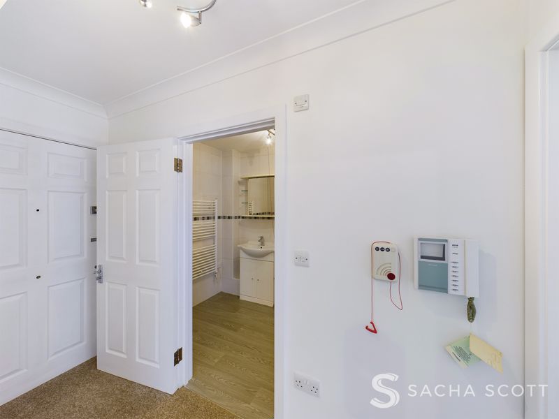 1 bed  for sale in London Road 6
