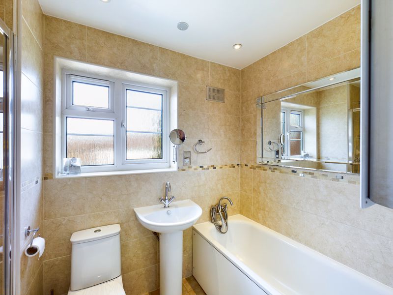 4 bed house for sale in Parkwood Road  - Property Image 17