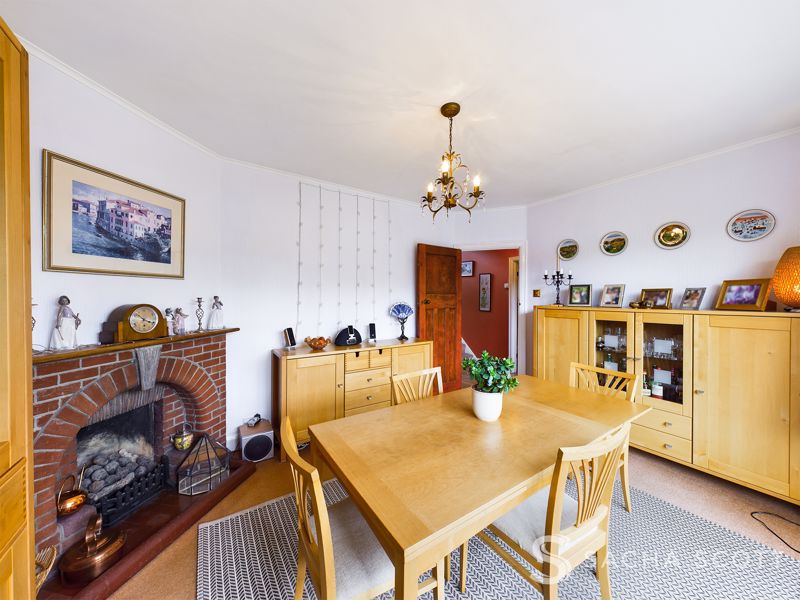 5 bed house for sale in Reigate Road  - Property Image 6