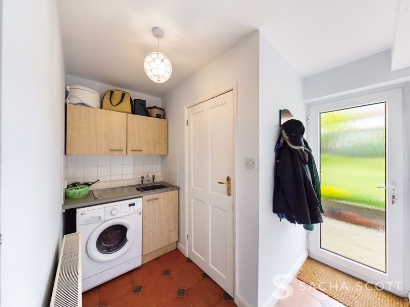 5 bed house for sale in Reigate Road  - Property Image 9