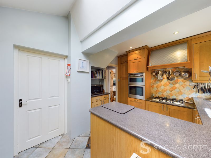 3 bed house for sale in Warren Road  - Property Image 8