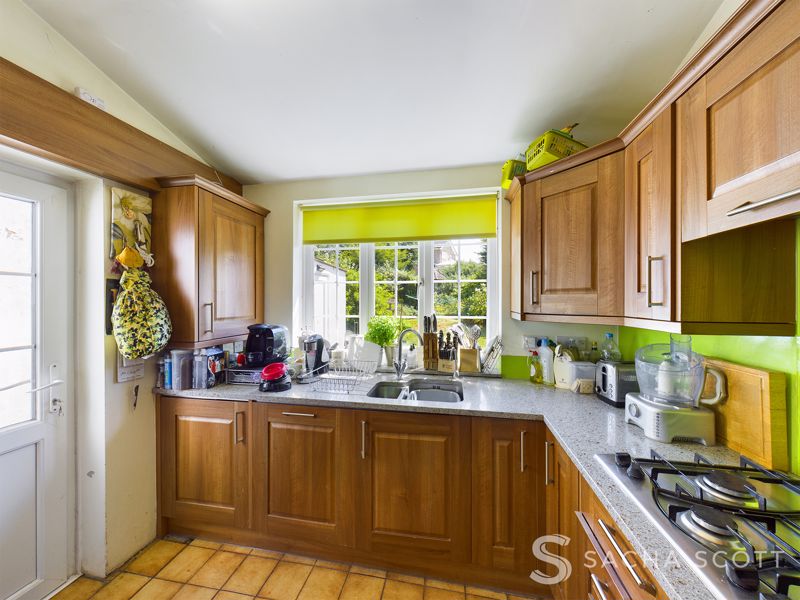 3 bed house for sale in Warren Road  - Property Image 7