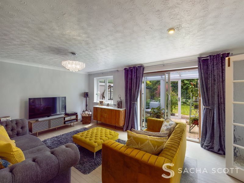 4 bed house for sale in Fairacres  - Property Image 3