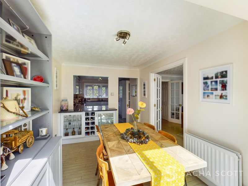 4 bed house for sale in Fairacres  - Property Image 5