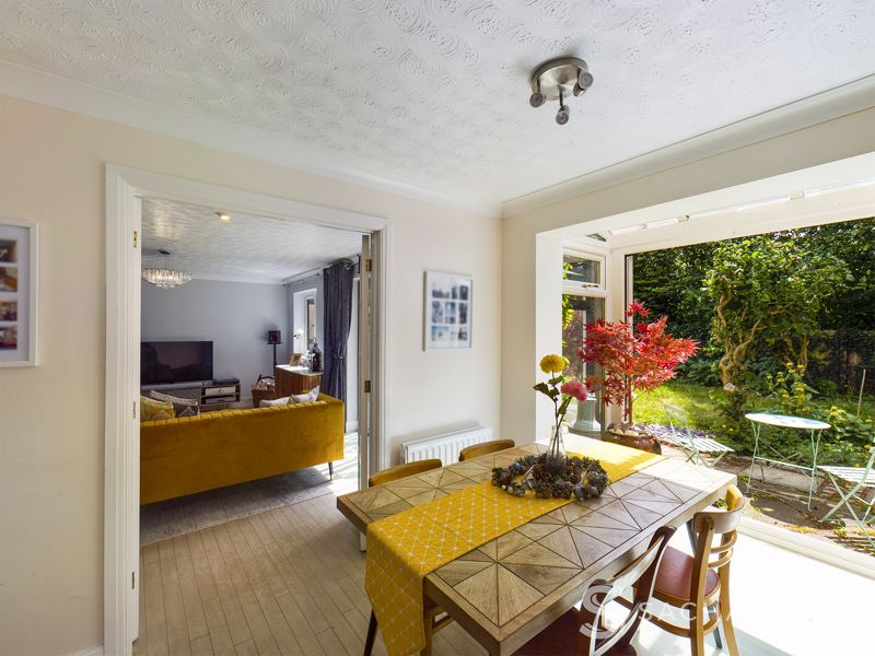 4 bed house for sale in Fairacres  - Property Image 6