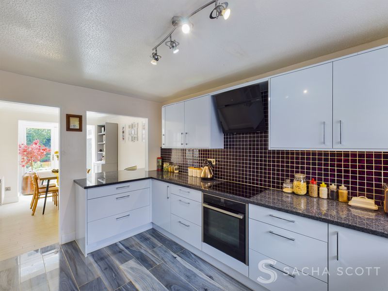 4 bed house for sale in Fairacres  - Property Image 9
