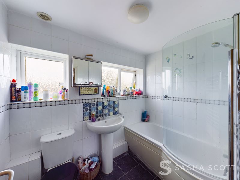 3 bed house for sale in Preston Lane 11