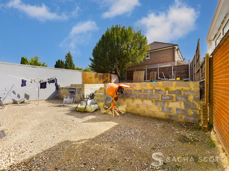 3 bed house for sale in Reigate Road  - Property Image 15