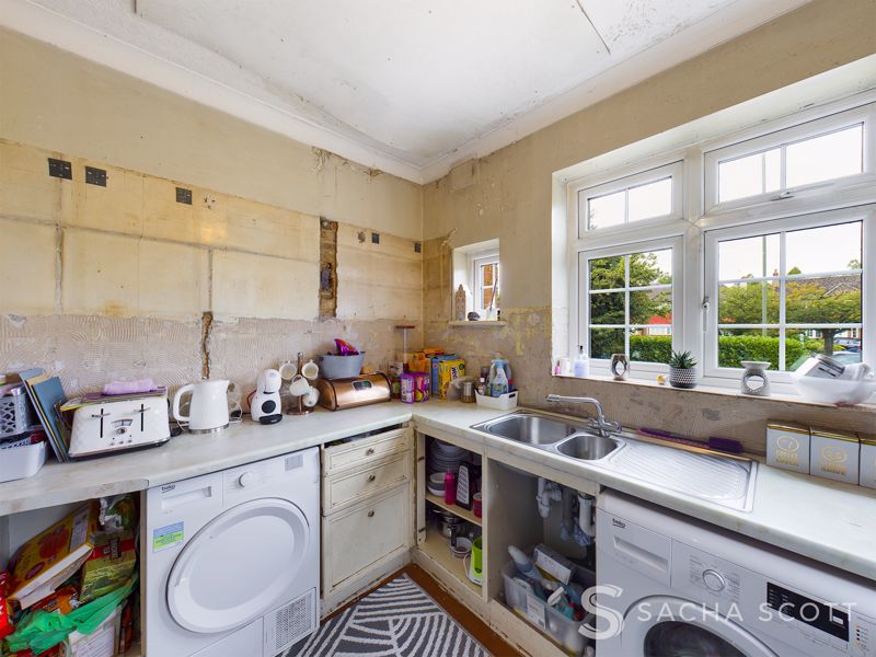 3 bed house for sale in Reigate Road 7