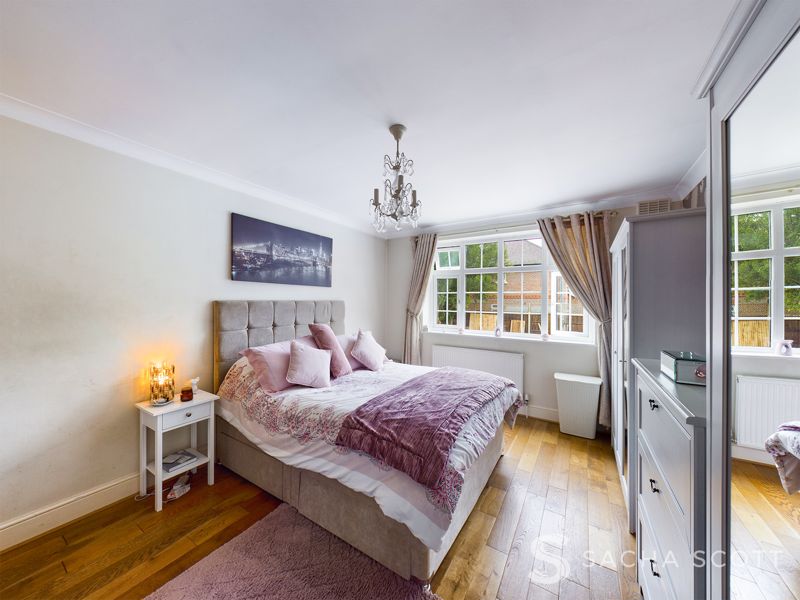 3 bed house for sale in Reigate Road 8