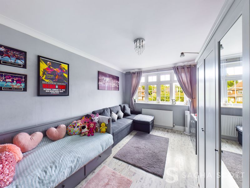 3 bed house for sale in Reigate Road 10