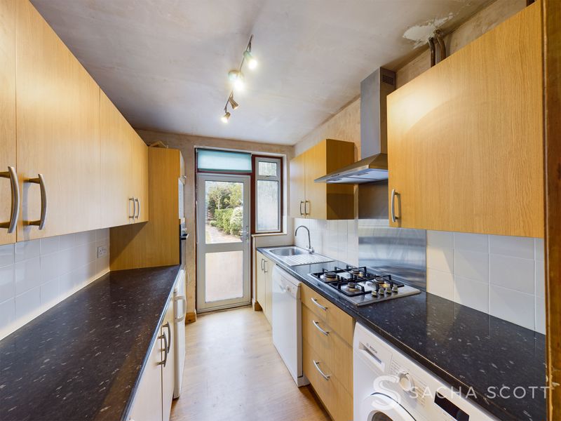 3 bed house for sale in Fairford Gardens 6