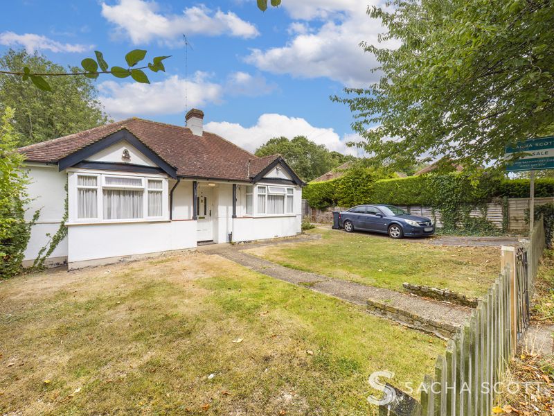 2 bed bungalow for sale in Roundwood Way, SM7