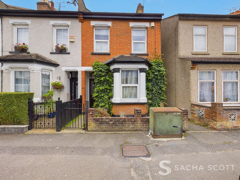 3 bed house for sale in Lower Road  - Property Image 1