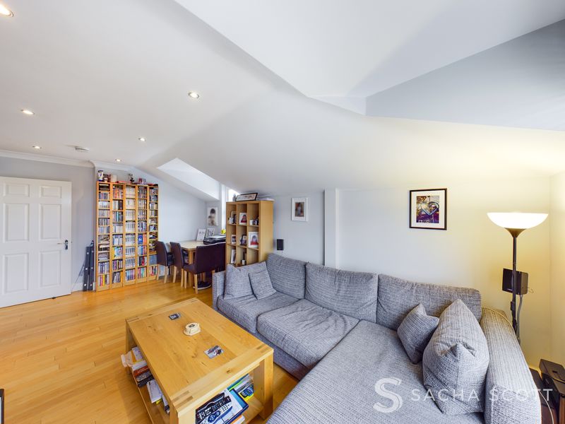 2 bed flat for sale in Tide Close  - Property Image 3